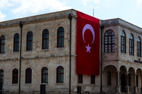 28217si-CHP8217li-4-Belediye-Baskani-AK-Parti-Saflarina-Gecti-featured